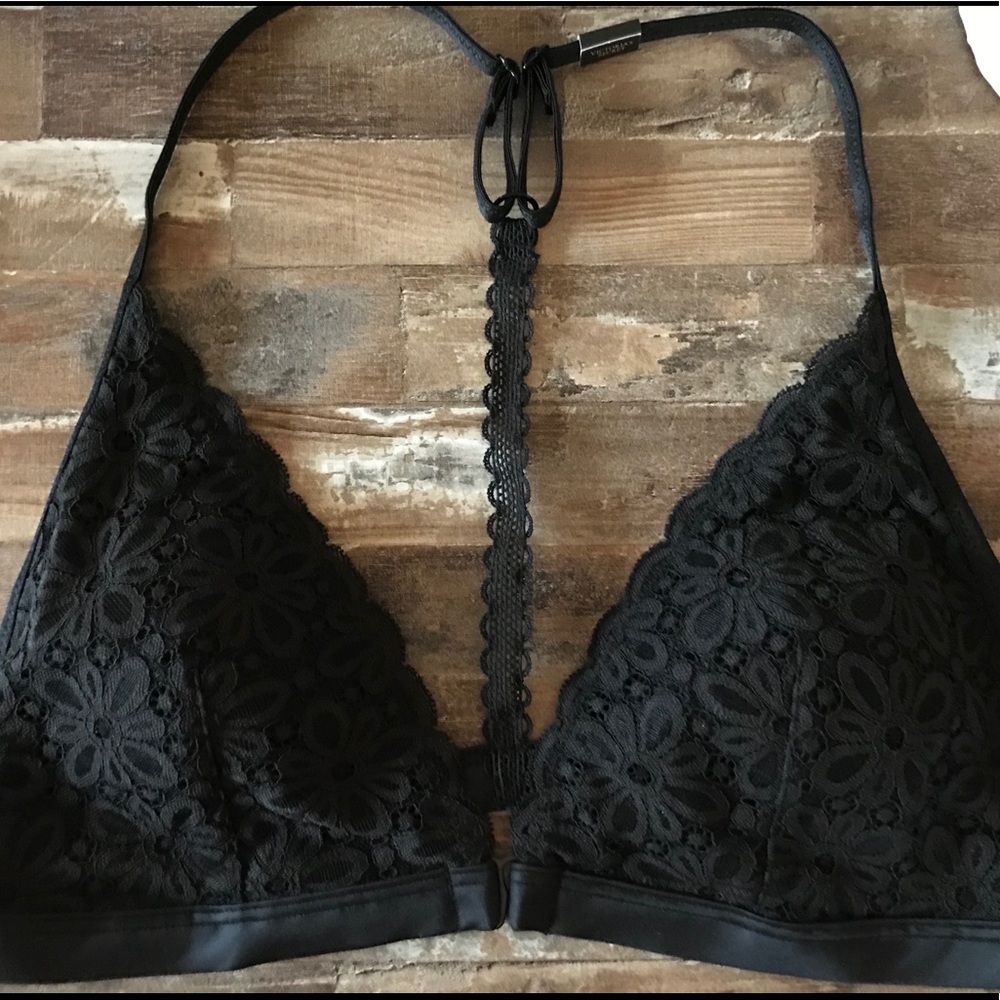 BNWT. Victoria Secrets Bra-let. Size Large